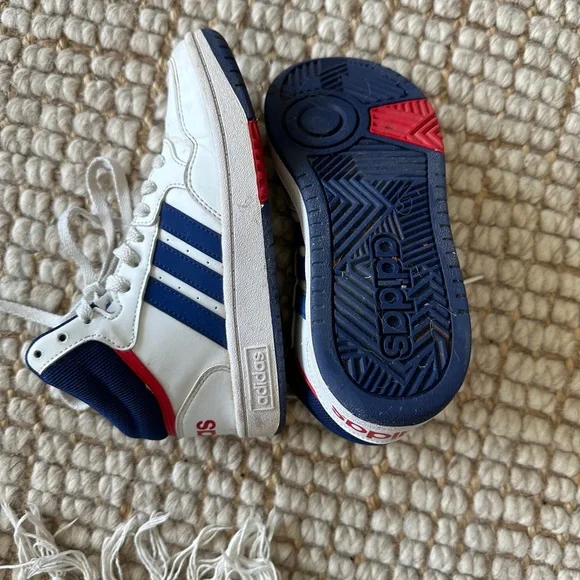 Adidas basketball shoes size 2 little boys - Picture 5 of 7